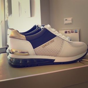Michael Kors Women’s ALLIE TRAINER 6.5M